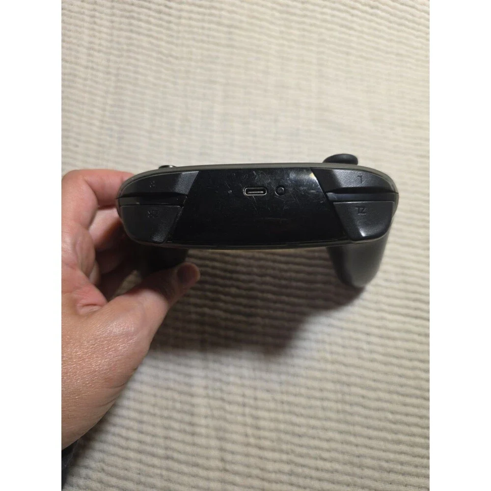 Nintendo Switch Pro Controller HAC-013 Authentic Black For Parts Or Repair FPOR